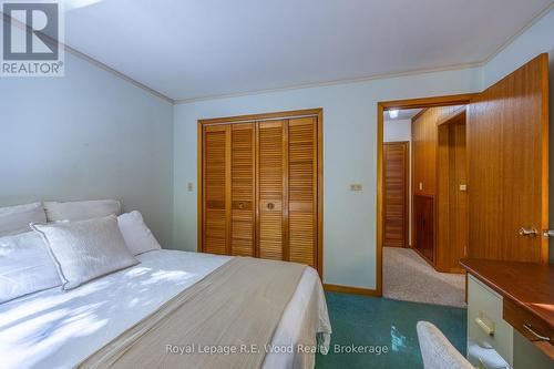 8 Highland Drive, Tillsonburg, ON - Indoor Photo Showing Bedroom