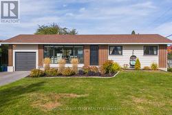 23 BRENT AVENUE  Ottawa, ON K2G 3L1