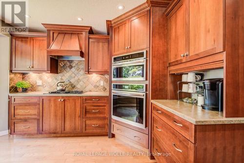 33 Tinatawa Court, Kitchener, ON - Indoor Photo Showing Kitchen