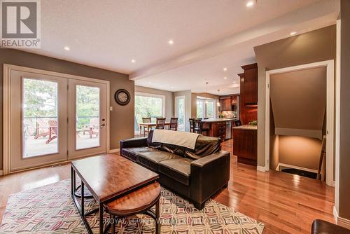 33 Tinatawa Court, Kitchener, ON - Indoor Photo Showing Living Room