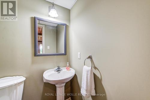 33 Tinatawa Court, Kitchener, ON - Indoor Photo Showing Bathroom