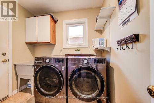 33 Tinatawa Court, Kitchener, ON - Indoor Photo Showing Laundry Room