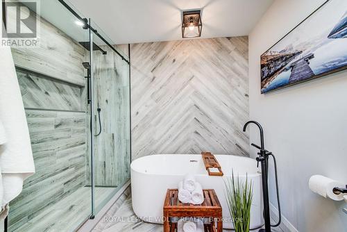 33 Tinatawa Court, Kitchener, ON - Indoor Photo Showing Bathroom