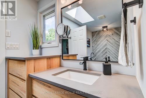 33 Tinatawa Court, Kitchener, ON - Indoor