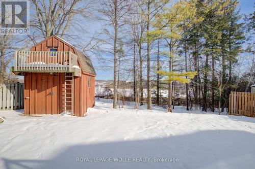 33 Tinatawa Court, Kitchener, ON - Outdoor