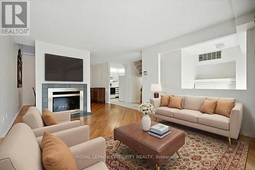 17 Columbus Avenue, Ottawa, ON - Indoor Photo Showing Living Room With Fireplace
