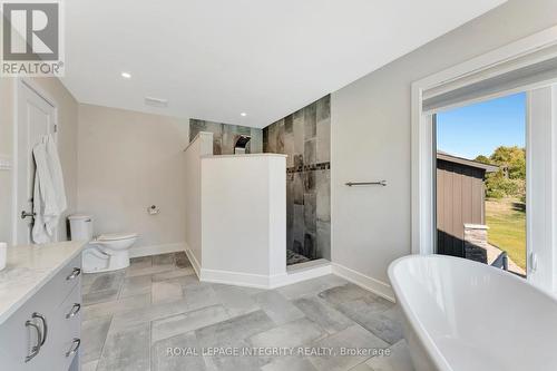 2198 Maple Forest Drive, Ottawa, ON - Indoor Photo Showing Bathroom