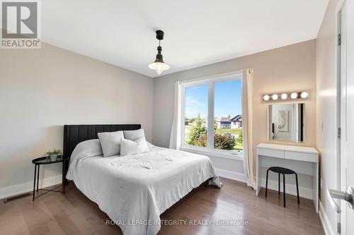 2198 Maple Forest Drive, Ottawa, ON - Indoor Photo Showing Bedroom