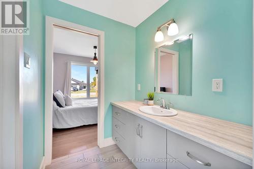 2198 Maple Forest Drive, Ottawa, ON - Indoor Photo Showing Bathroom