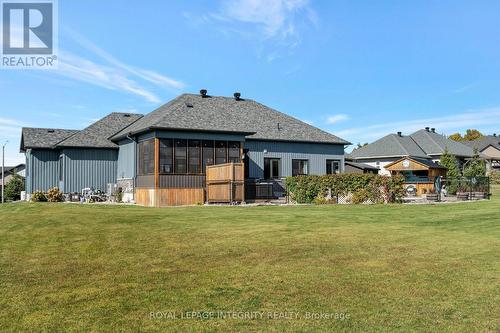 2198 Maple Forest Drive, Ottawa, ON - Outdoor