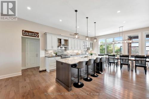 2198 Maple Forest Drive, Ottawa, ON - Indoor Photo Showing Kitchen With Upgraded Kitchen
