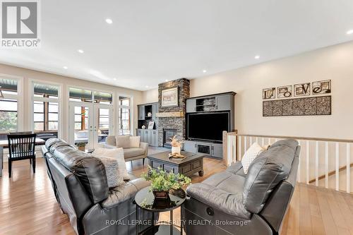 2198 Maple Forest Drive, Ottawa, ON - Indoor Photo Showing Living Room