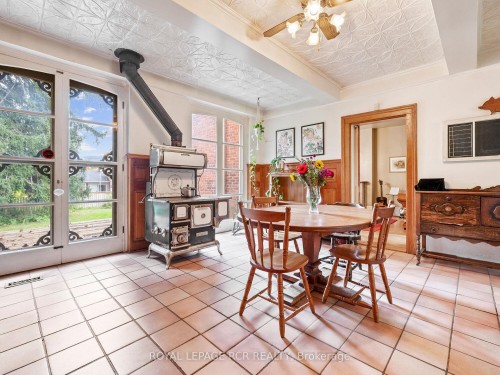 11 Third Avenue, Orangeville, ON - Indoor Photo Showing Dining Room