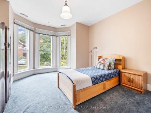 11 Third Avenue, Orangeville, ON - Indoor Photo Showing Bedroom