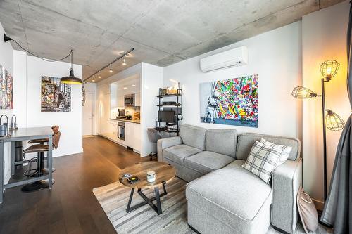 Living room - 910-705 Rue William, Montréal (Ville-Marie), QC - Indoor Photo Showing Living Room