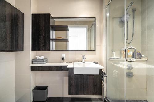Bathroom - 910-705 Rue William, Montréal (Ville-Marie), QC - Indoor Photo Showing Bathroom