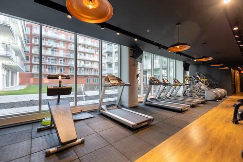Exercise room - 910-705 Rue William, Montréal (Ville-Marie), QC - Indoor Photo Showing Gym Room