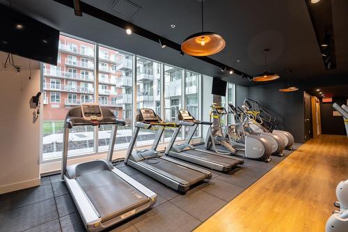 Exercise room - 910-705 Rue William, Montréal (Ville-Marie), QC - Indoor Photo Showing Gym Room