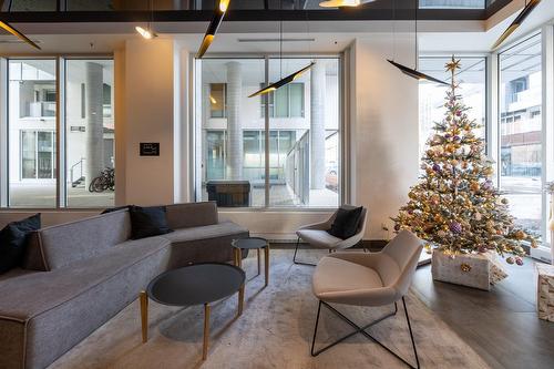 Hall - 910-705 Rue William, Montréal (Ville-Marie), QC - Indoor