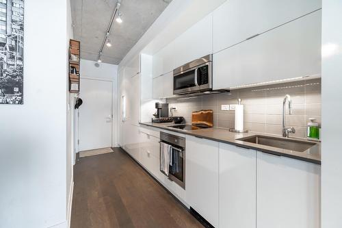 Kitchen - 910-705 Rue William, Montréal (Ville-Marie), QC - Indoor Photo Showing Kitchen