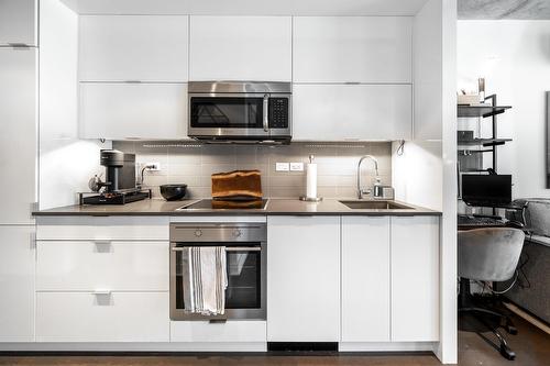 Kitchen - 910-705 Rue William, Montréal (Ville-Marie), QC - Indoor Photo Showing Kitchen