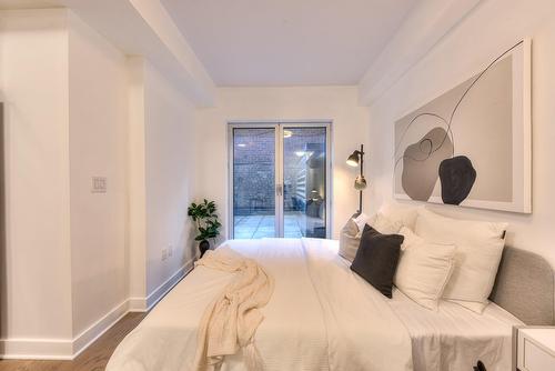 Chambre à coucher - 205-2100 Boul. St-Laurent, Montréal (Ville-Marie), QC - Indoor Photo Showing Bedroom