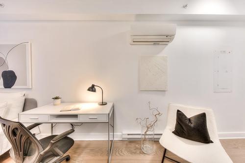 Bureau - 205-2100 Boul. St-Laurent, Montréal (Ville-Marie), QC - Indoor Photo Showing Office