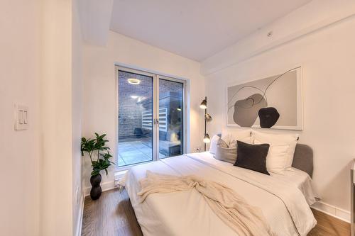 Chambre à coucher - 205-2100 Boul. St-Laurent, Montréal (Ville-Marie), QC - Indoor Photo Showing Bedroom