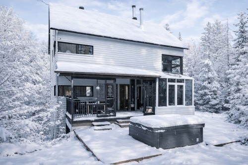 Back of Structure - 967 Côte St-Gabriel O., Saint-Sauveur, QC - Outdoor