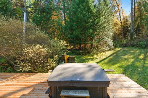 Spa - 967 Côte St-Gabriel O., Saint-Sauveur, QC - Outdoor