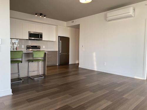 Dining room - 431-815 Av. Plymouth, Mont-Royal, QC - Indoor Photo Showing Kitchen