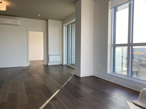 Living room - 431-815 Av. Plymouth, Mont-Royal, QC - Indoor Photo Showing Other Room