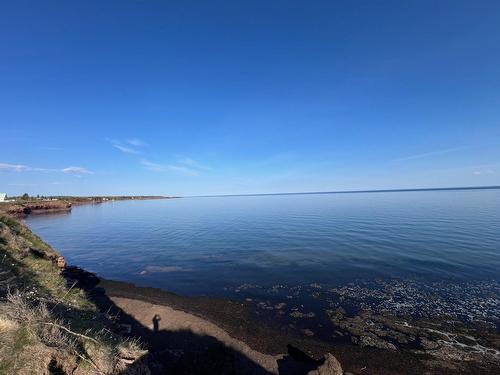 Vue sur l'eau - 310 Route 132 E., Bonaventure, QC 
