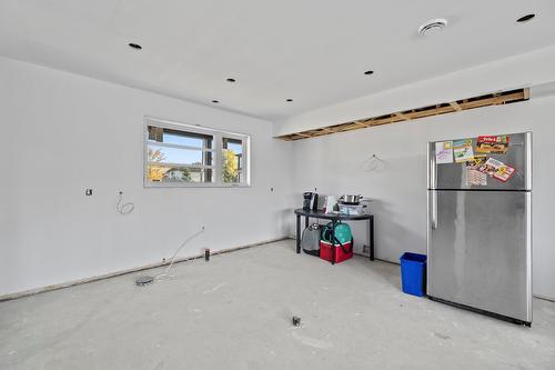 Cuisine - 245 Rue Jean, Rivière-Beaudette, QC - Indoor