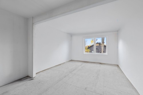 Chambre à coucher principale - 245 Rue Jean, Rivière-Beaudette, QC - Indoor Photo Showing Other Room