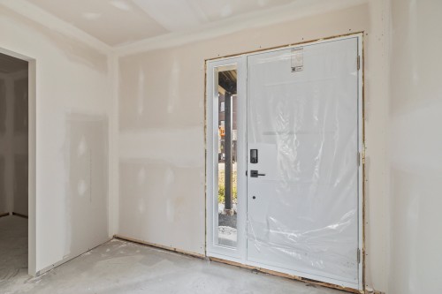 Hall d'entrée/Vestibule - 245 Rue Jean, Rivière-Beaudette, QC - Indoor Photo Showing Other Room