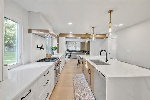 30 Aldershot Blvd, Winnipeg, MB 