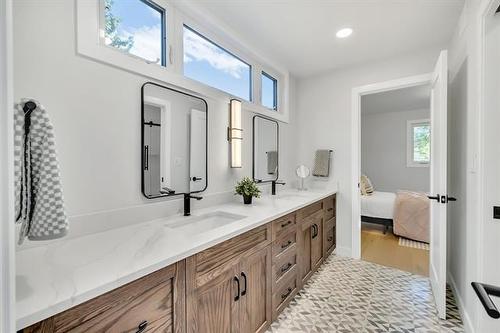 30 Aldershot Blvd, Winnipeg, MB 