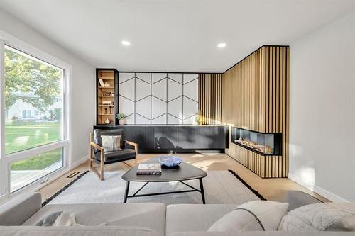 30 Aldershot Blvd, Winnipeg, MB 