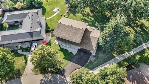 30 Aldershot Blvd, Winnipeg, MB 