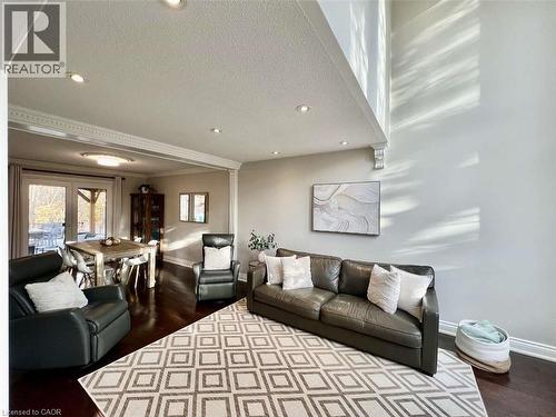 1257 Mccraney Street E, Oakville, ON - Indoor Photo Showing Living Room