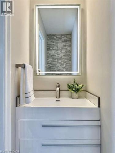 1257 Mccraney Street E, Oakville, ON - Indoor