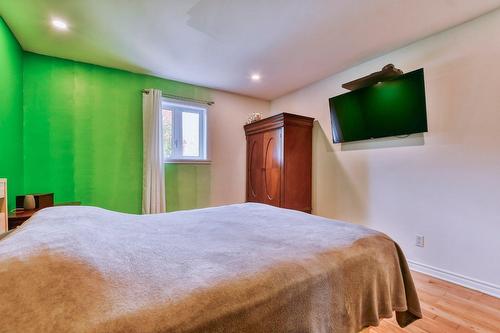 Chambre à coucher principale - 296Z  - 298Z Mtée St-Vincent, Saint-Placide, QC - Indoor Photo Showing Bedroom
