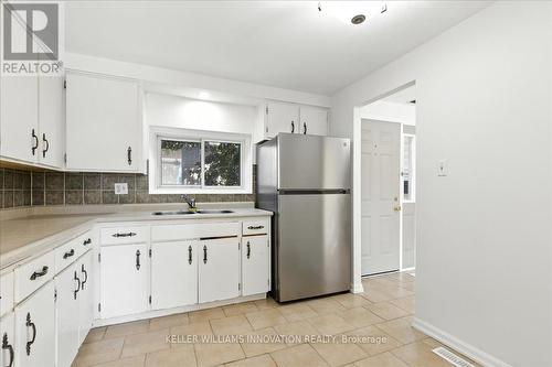 29 - 11 Grand River Boulevard, Kitchener, ON - Indoor Photo Showing Kitchen With Double Sink