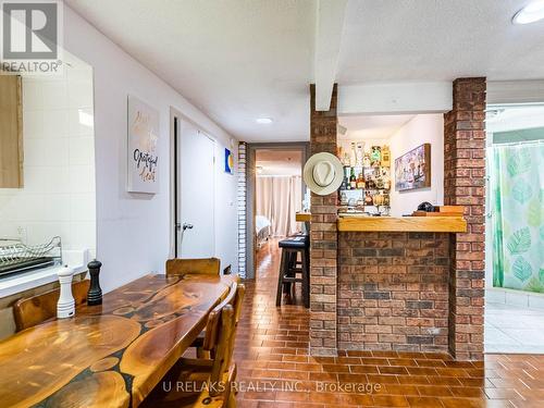 7497 Middleshire Drive, Mississauga, ON - Indoor Photo Showing Dining Room