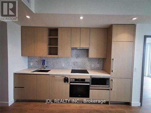 1910 - 95 Mcmahon Drive, Toronto, ON - Indoor Photo Showing Kitchen