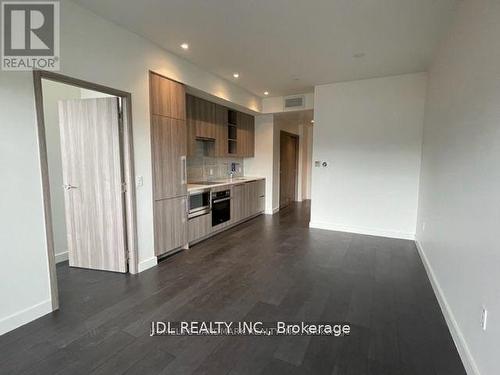 1910 - 95 Mcmahon Drive, Toronto, ON - Indoor Photo Showing Kitchen