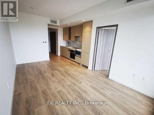 1910 - 95 Mcmahon Drive, Toronto, ON - Indoor Photo Showing Kitchen