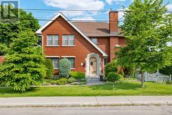 1 IONA STREET  Ottawa, ON K1Y 3L6