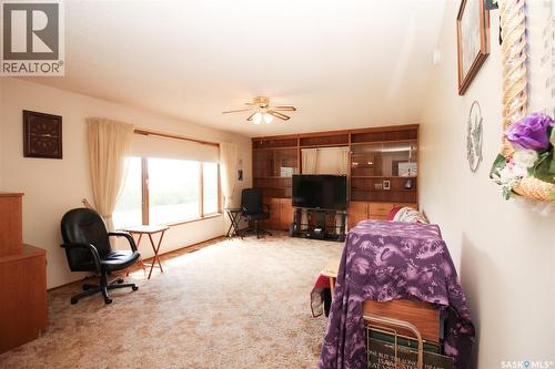 223 2Nd Street W, Climax, SK - Indoor